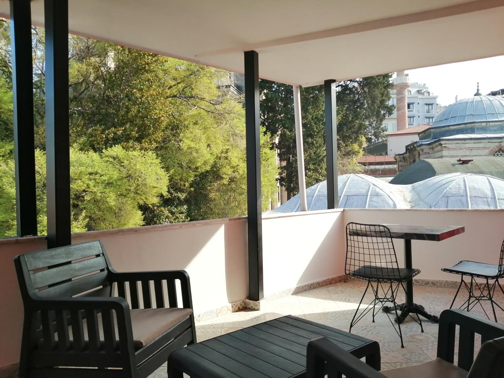 Emirhan Guesthouse & Suites — Photos 1